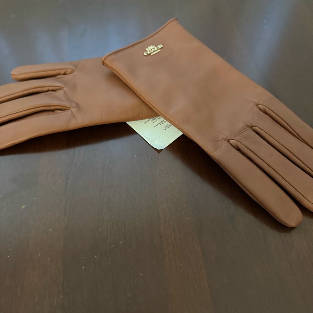 Coach Women’s Light Brown Leather Gloves Small 6 1/2